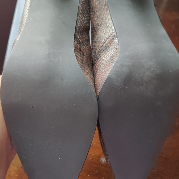 Heels - Picture 2 of 2